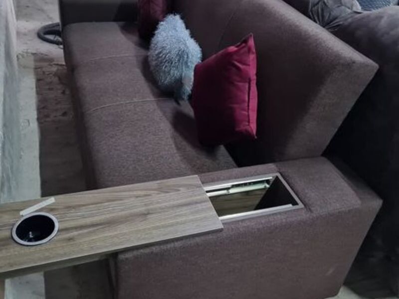 Mueble con portavasos