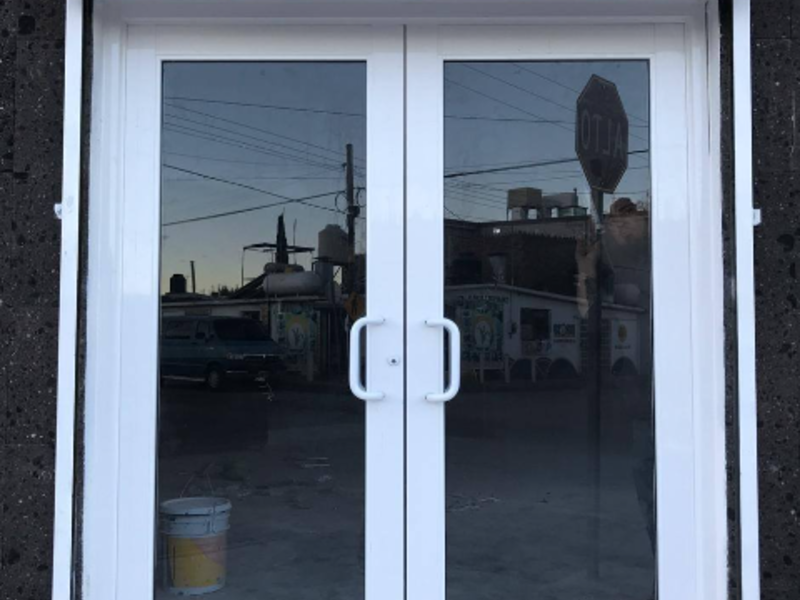 Puerta doble entrada en Chihuahua
