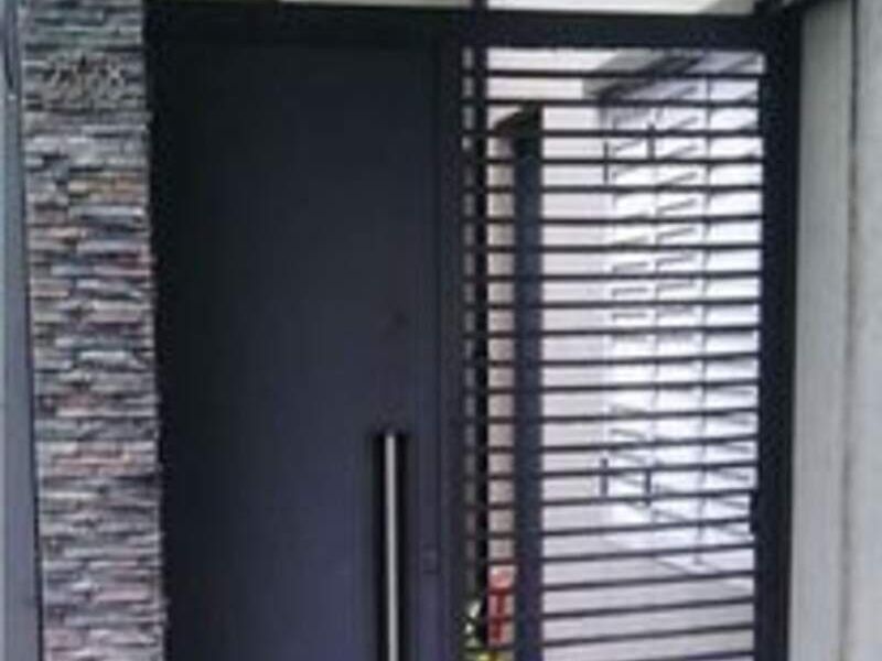 Puerta de Aluminio en México