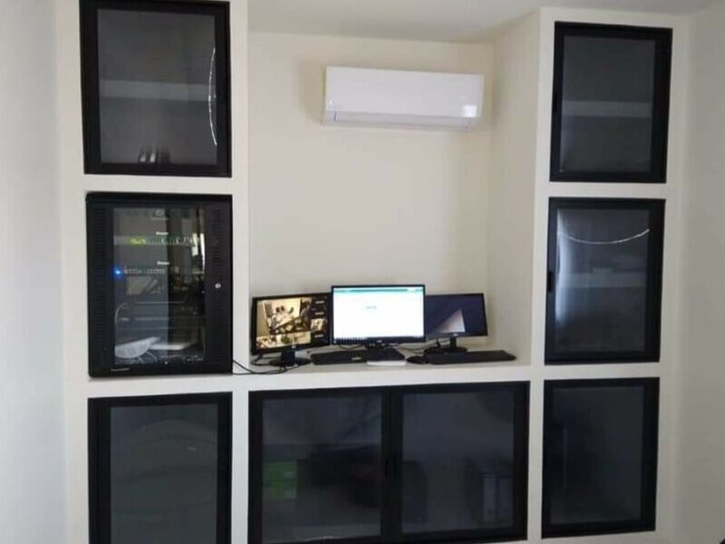 Ventanas pequeñas de aluminio en D.F
