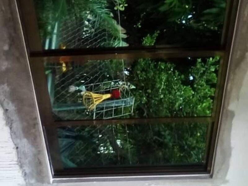 ventana negra de aluminio en Hidalgo 