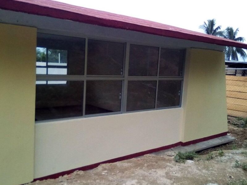 Ventana gris de aluminio en Morelos 