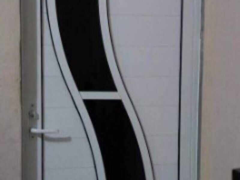 Puerta con vidrio Crucero en Imuris