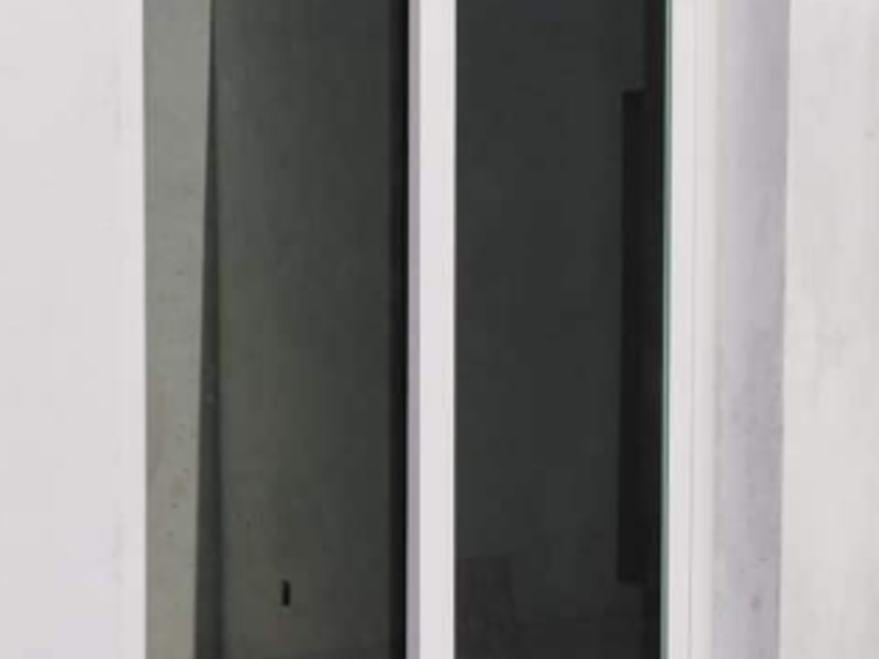 Ventana de vidrio y aluminio en Colima