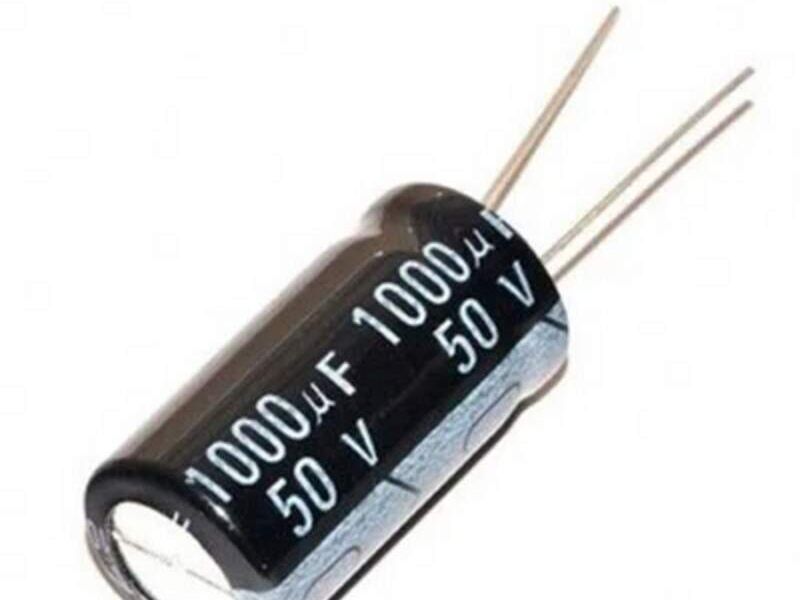 Capacitor electrolítico de 1000 uF 