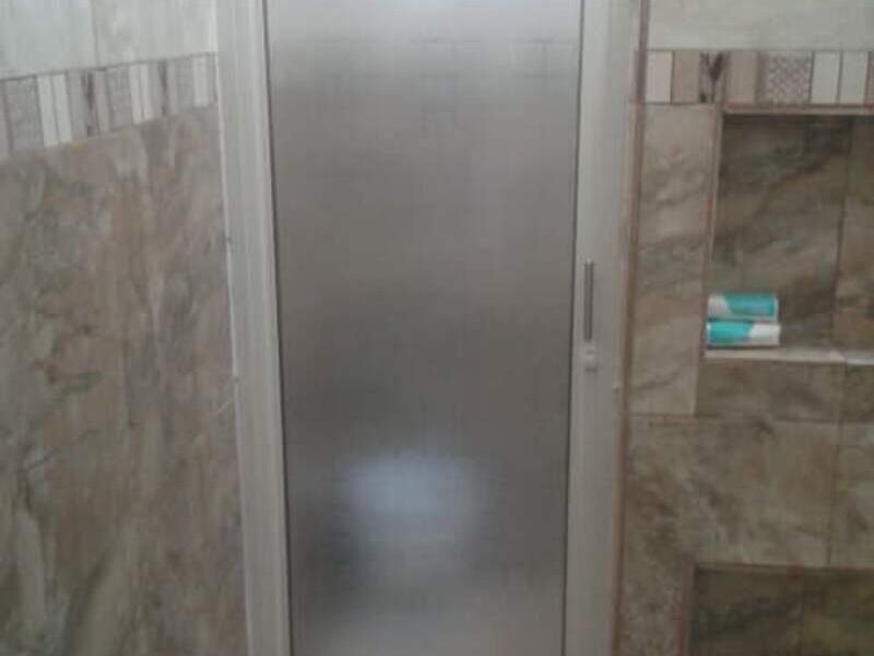 Puerta de Vidrio con seguridad en Torreón