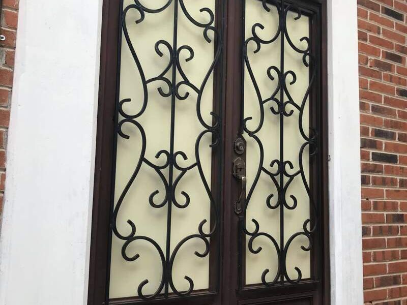 Puerta de acero en Baja California 