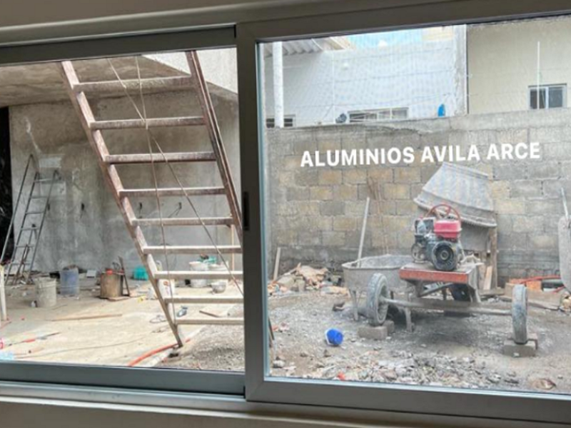 Ventana corrediza de aluminio y vidrio Tepic