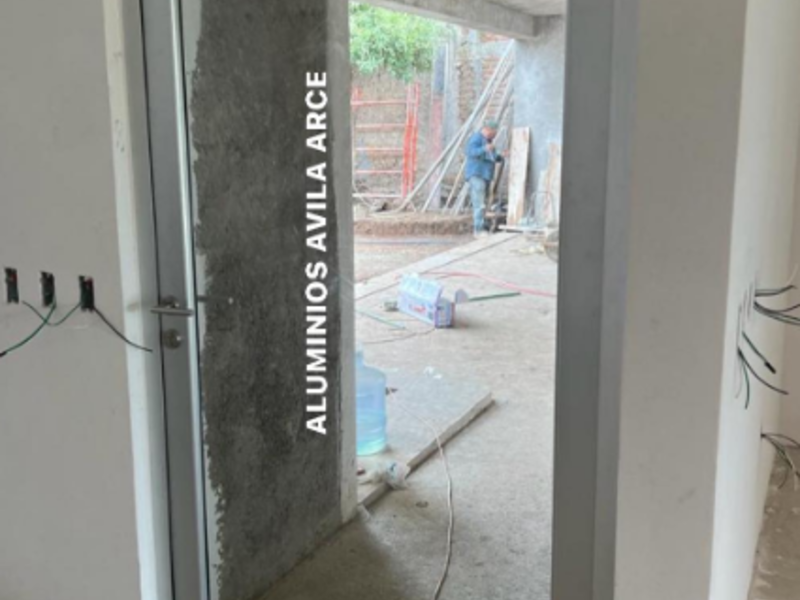 Puerta de aluminio y vidrio Nayarit