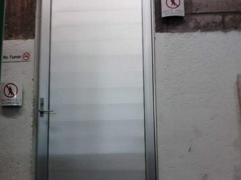 PUERTA DE ALUMINIO PKES EN MEXICO