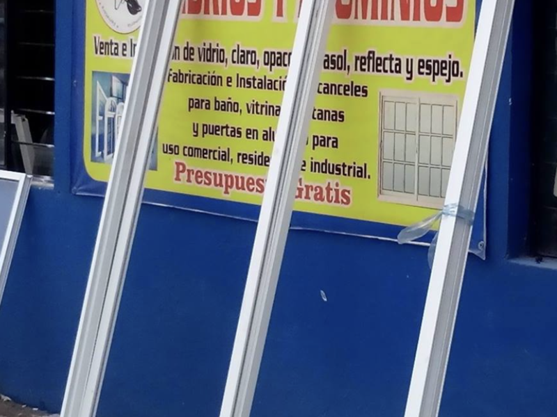 Ventana Aluminio Grande Negro México