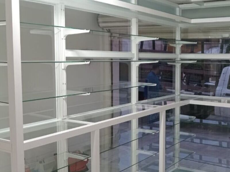 Vitrinas de aluminio y cristal en Teoloyucan