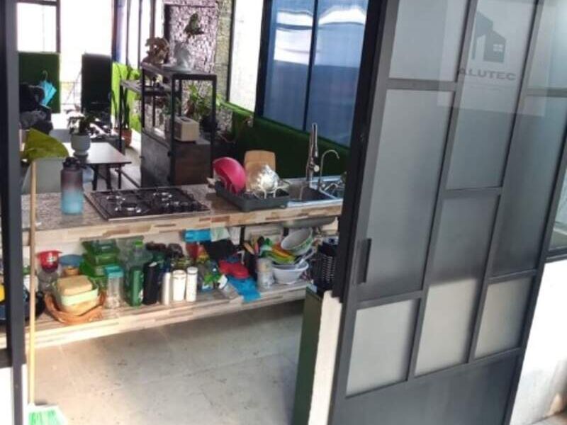Puerta corrediza comercial en Jiutepec