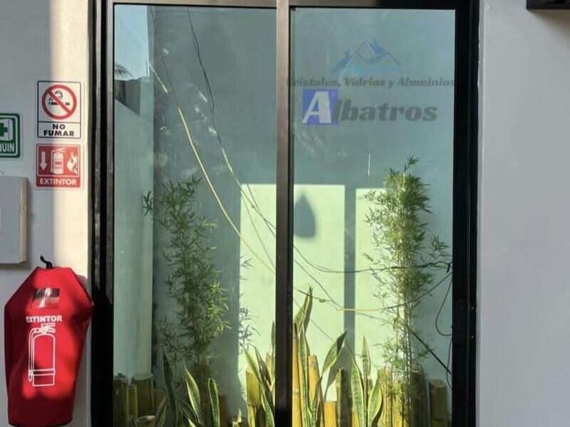Puerta corrediza de Vidrio en Colima