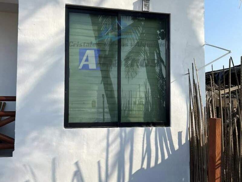 Ventana de vidrio templado en Colima