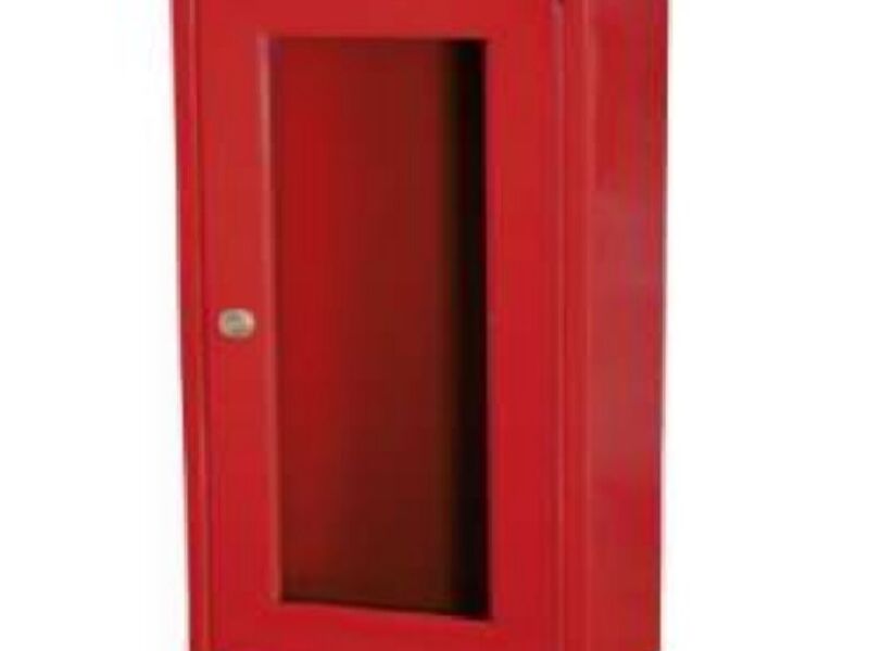 Gabinete con puerta rojo en Mérida