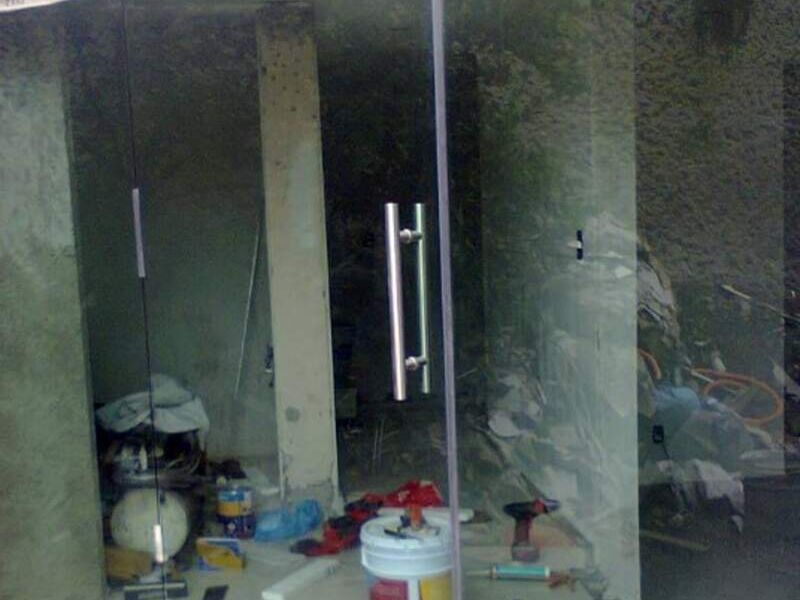 PUERTA DE CRISTAL SALAS EN CULHUACAN