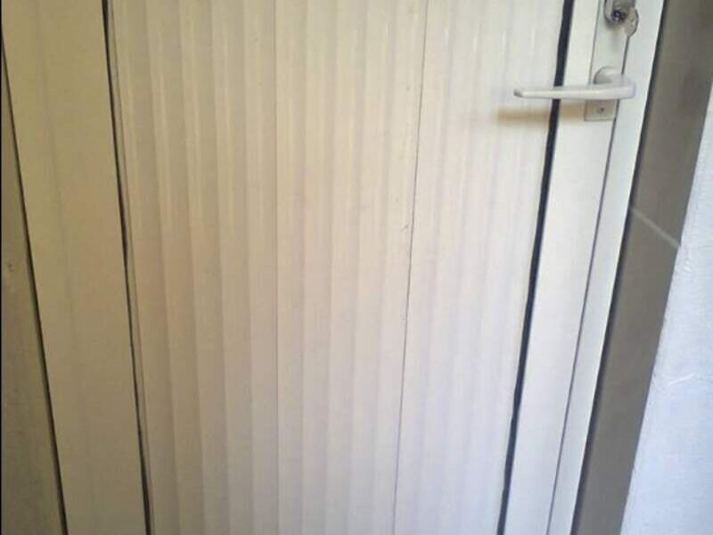 PUERTA ALUMINIO SALAS EN CULHUACÁN