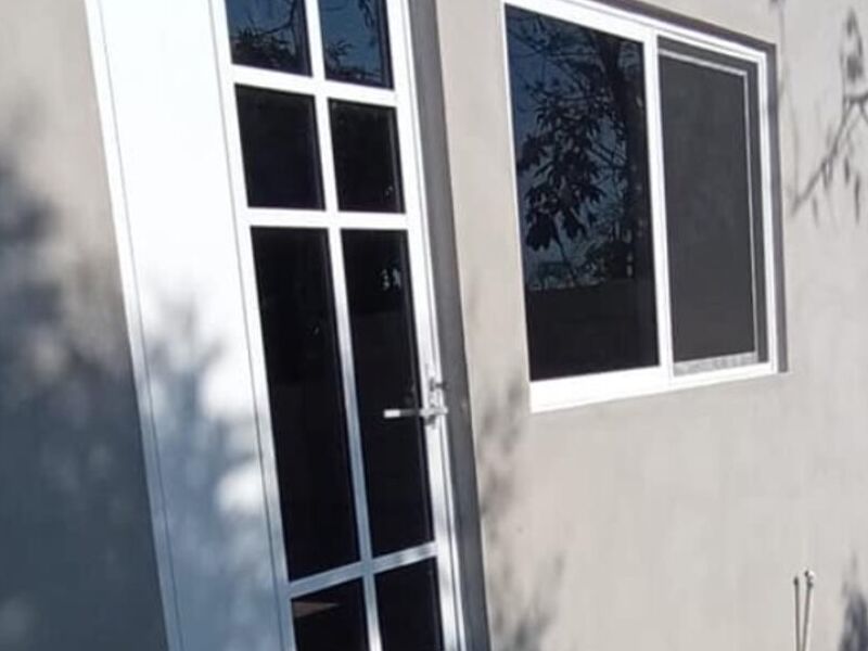 PUERTA DE ALUMINIO EN TLALPAN