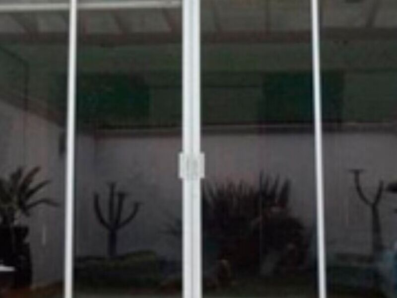 Puerta corrediza VITRO en Cautla