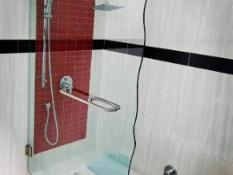 Separadores de baño de crital en Leon