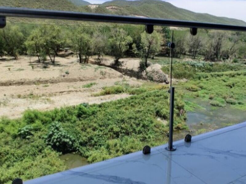 Barandal de cristal GUECSA en Apocada