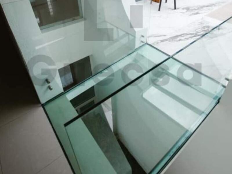 Piso de cristal GUECSA en Apocada