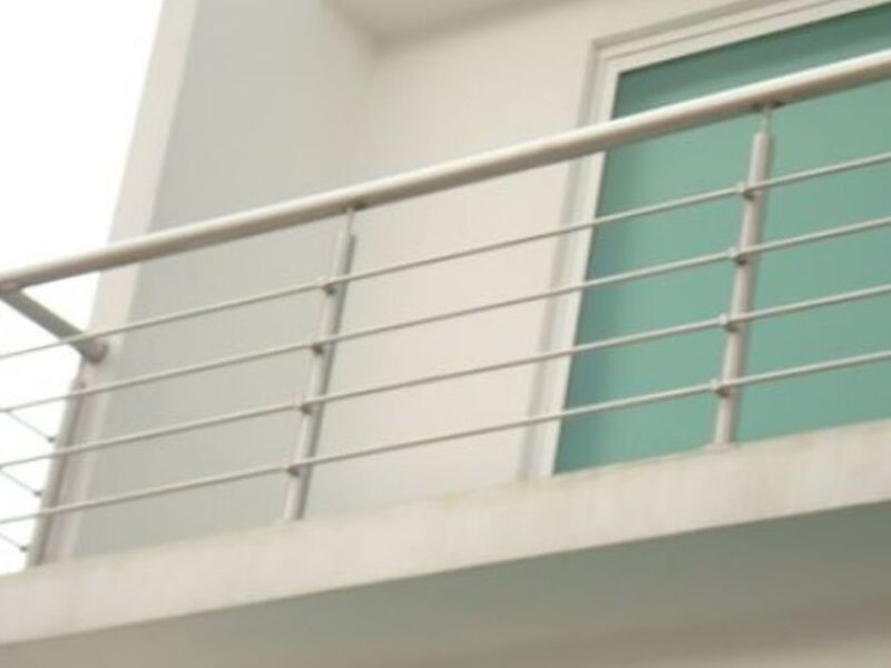 Barandal de aluminio l Roble en Monterrey