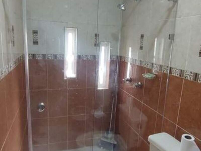 Canceleria de vidrio para baños en México