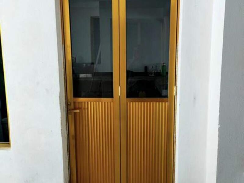 Puerta de aluminio en CDMX 