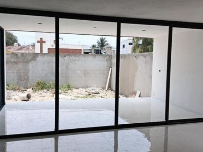 Fachada de Aluminio y vidrio  en Villahermosa