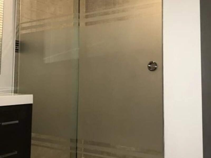 Cancel de baño corredizo en Villahermosa