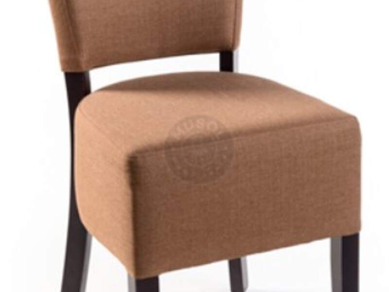 Silla de madera café tapizada Musol Zapopan