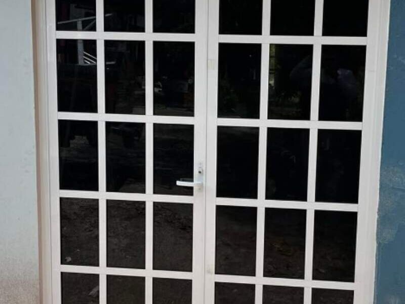 Puerta abatible en Michoacán