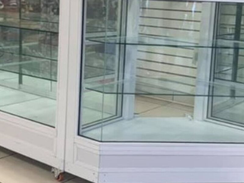 Vitrina de vidrio en Uruapan