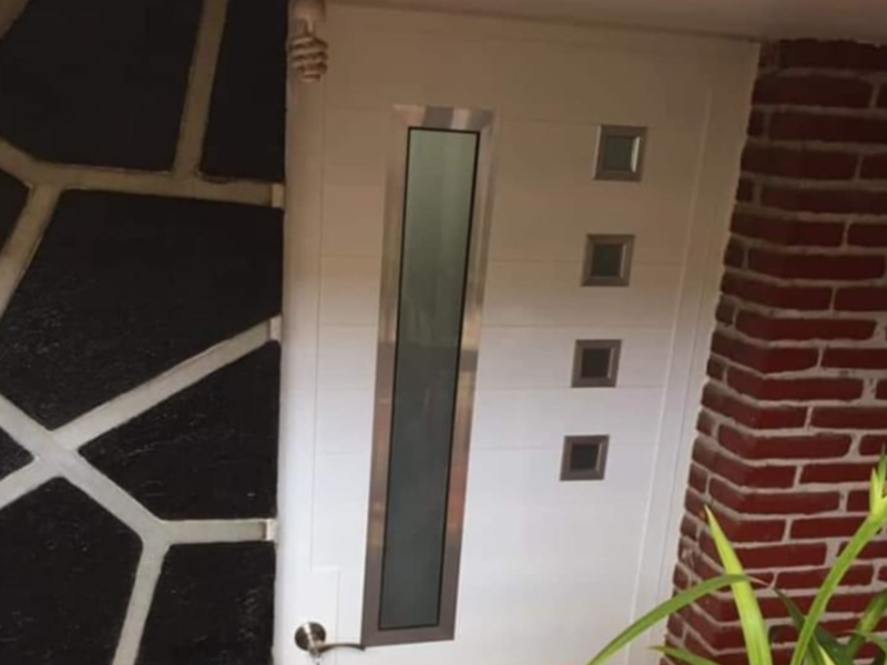 Puerta de aluminio  en San Antonio