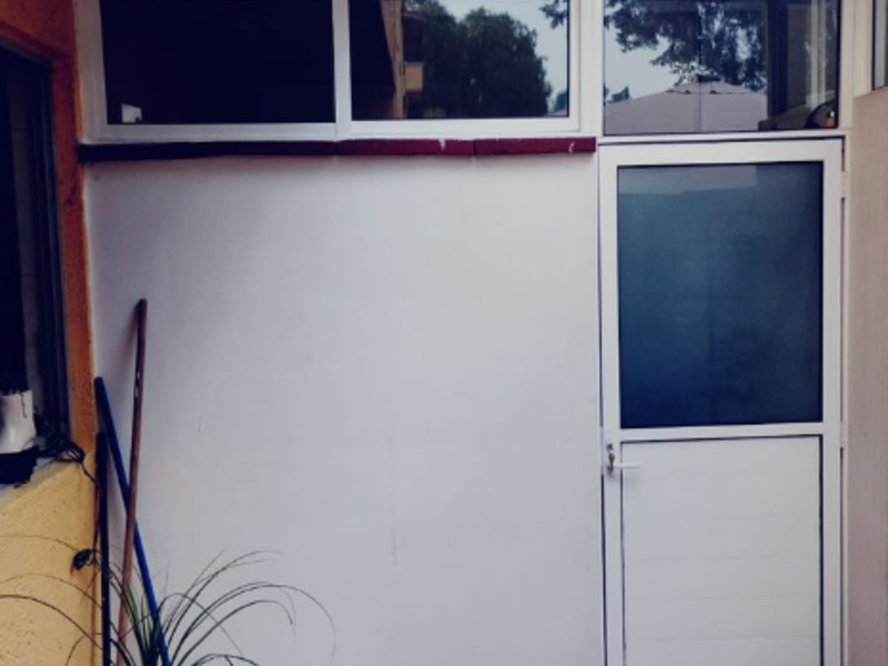 Puerta de aluminio y vidrio  en San Martin