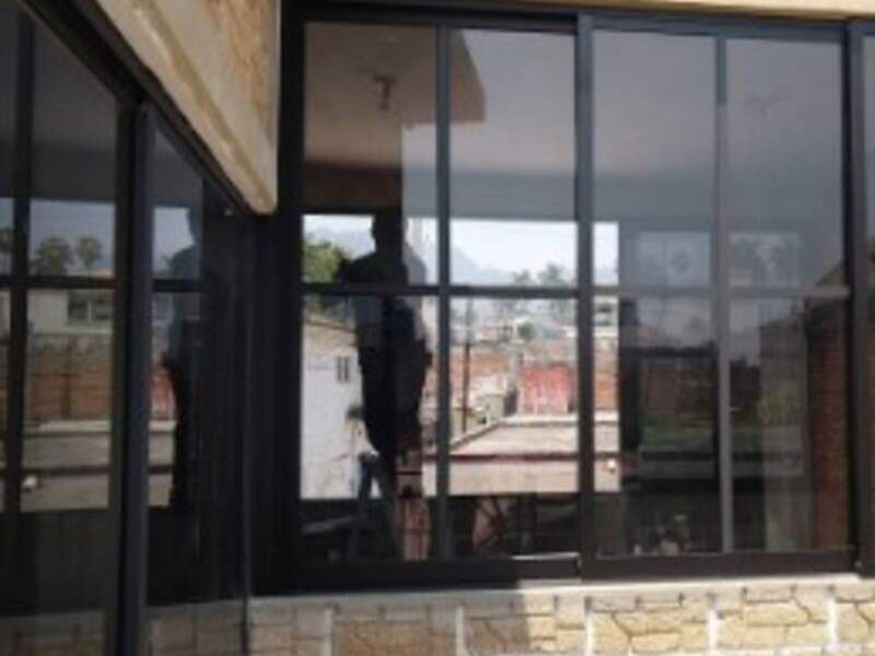 Ventana de aluminio en Morales