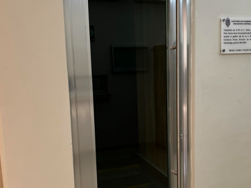  Puerta de seguridad de aluminio en Merida
