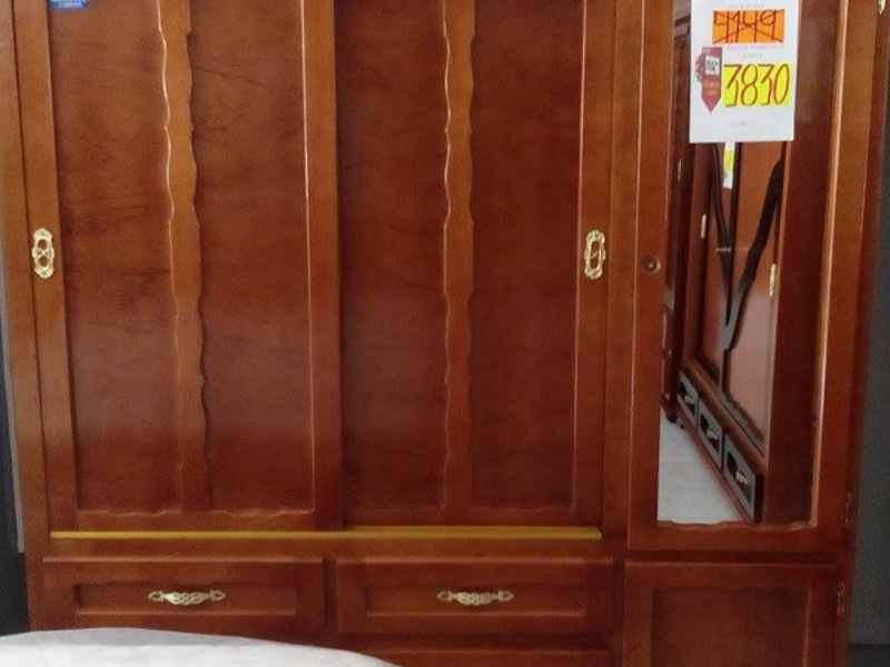 Armario de madera color café Campeche