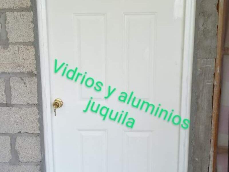 Puerta de aluminio en Tehuantepec