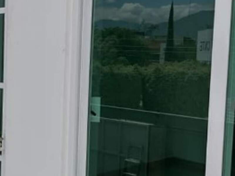 Ventana de aluminio EN Tiracoz