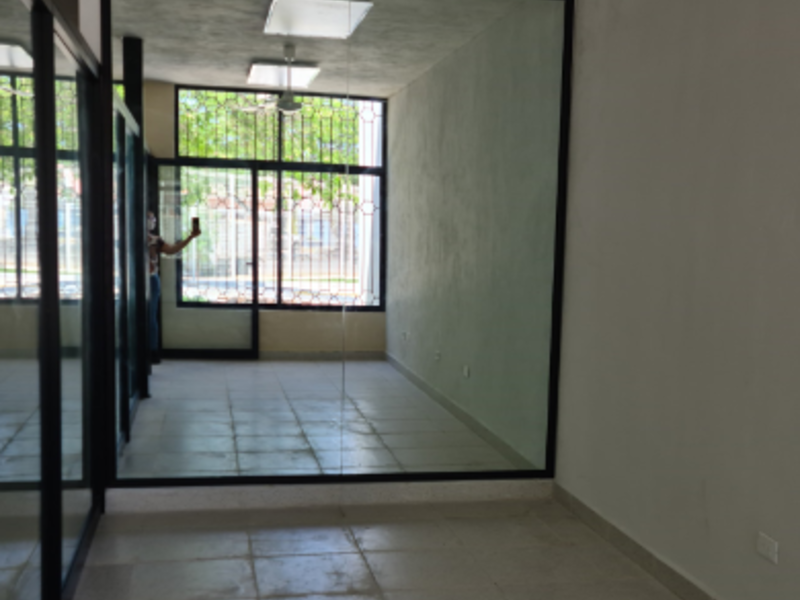 Puerta de vidrio  en Merida