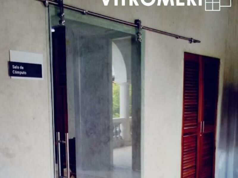 Puertas de vidrio en Merida