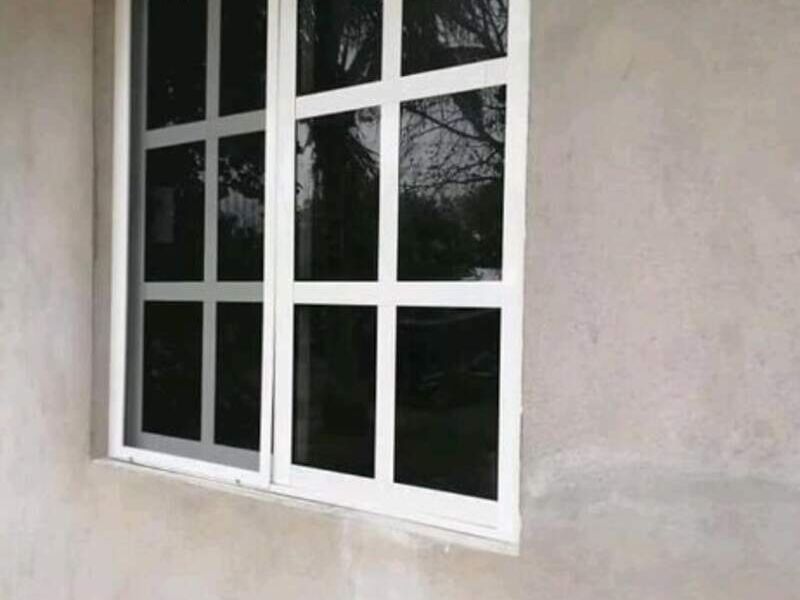 ventana cuadriculada en San Luis Potosí