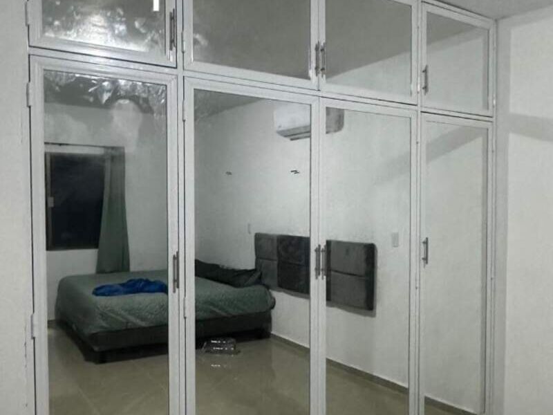 Closet de aluminio y vidrio  en Merida