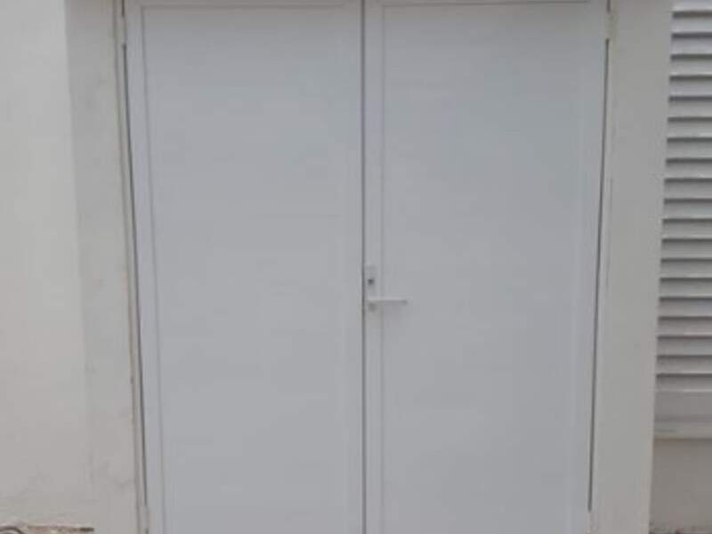Puerta abatible para medidores Tuxpan
