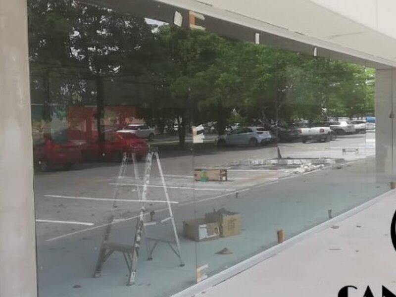  Fachada de vidrio templado  en Merida