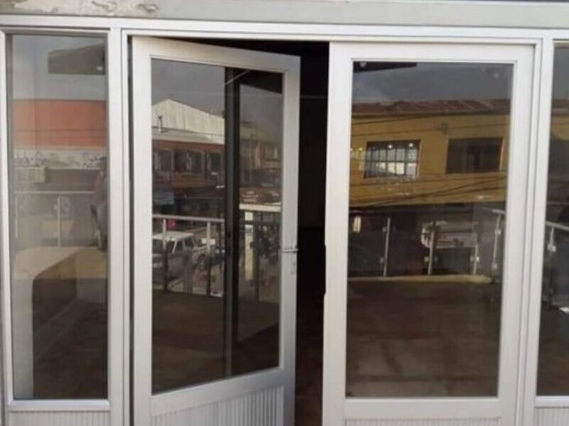Puertas batientes en Aluminio  Chihuahua