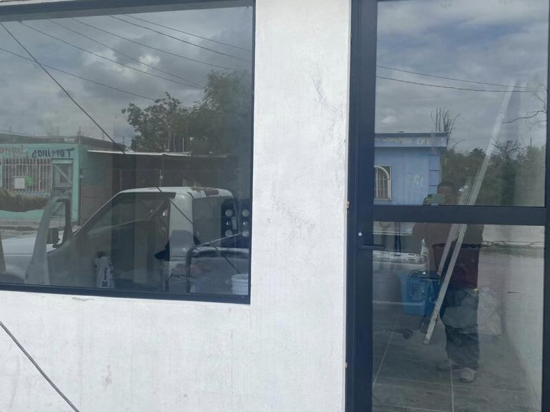 Puerta de Vidrio y Aluminio CDMX